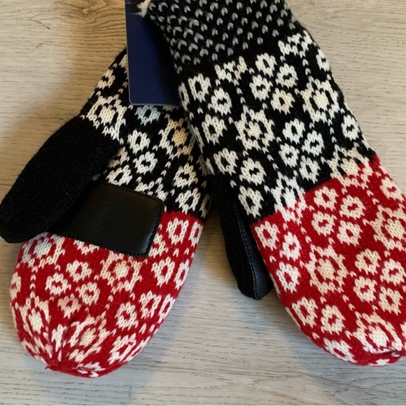 Isotoner Black and Red Knit Mittens - Picture 4 of 7